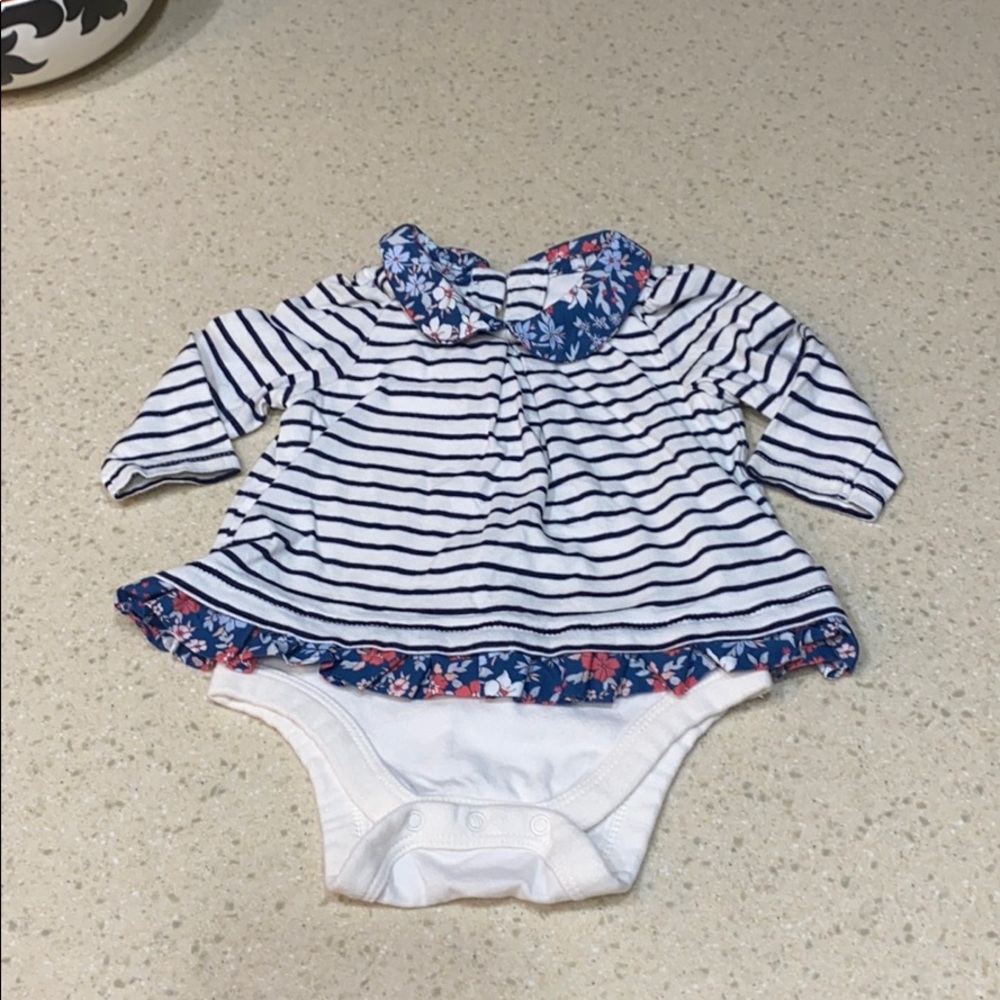 Baby gap onesie girls 3-6 months